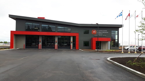 Encore plus de bâtiments en bois à DolbeauMistassini